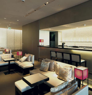 Emporio Armani Caf&eacute;